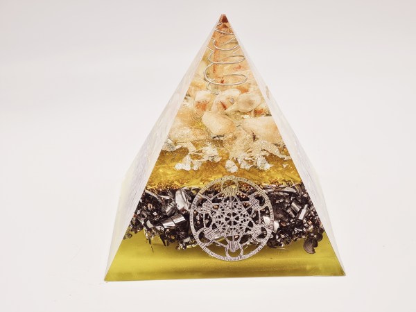 Orgonite pyramide citrine et cube de metatron argenté